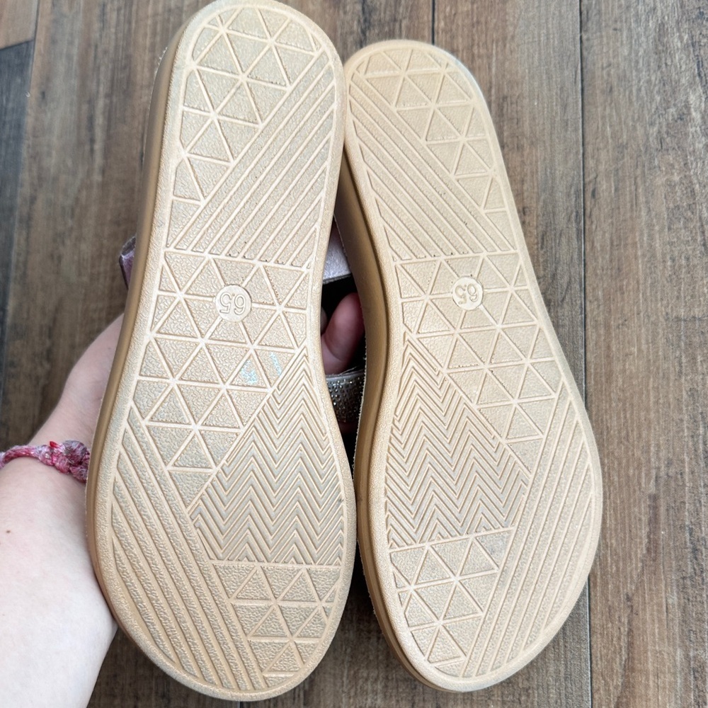 Daisy Fuentes Sparkling Pink and Tan Sandals - Picture 3 of 10